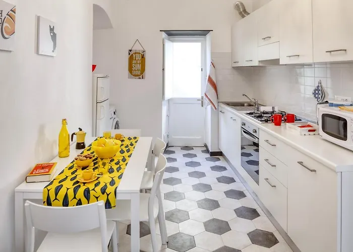 Clarissa House شقة